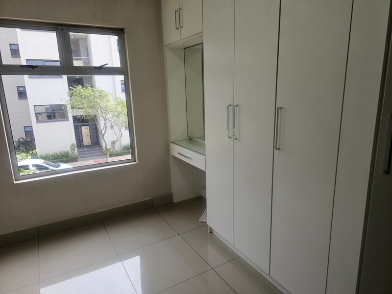 Prime  Property Presents A Stunning Two Bedroom Apartment Situated In Umhlanga Ridge For Sale - Photo 8