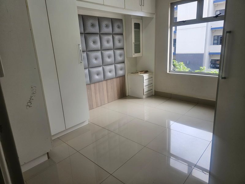 Prime  Property Presents A Stunning Two Bedroom Apartment Situated In Umhlanga Ridge For Sale - Photo 7