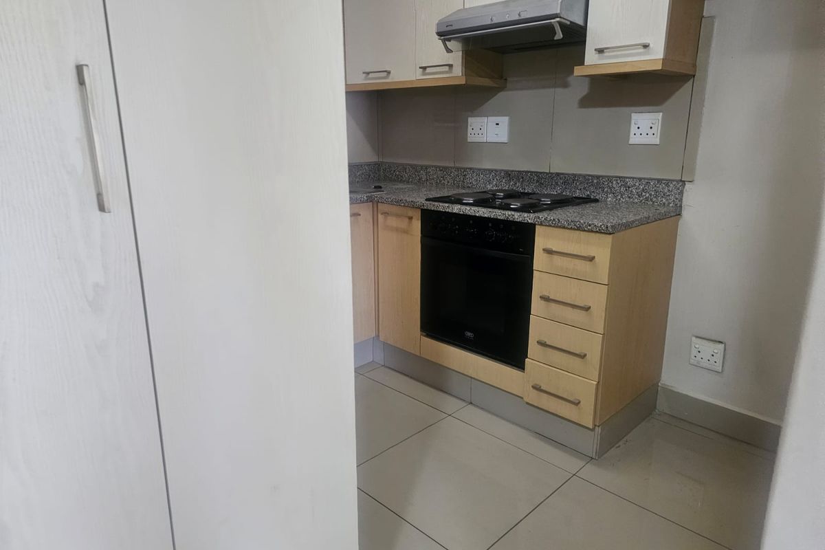 Prime  Property Presents A Stunning Two Bedroom Apartment Situated In Umhlanga Ridge For Sale - Photo 4