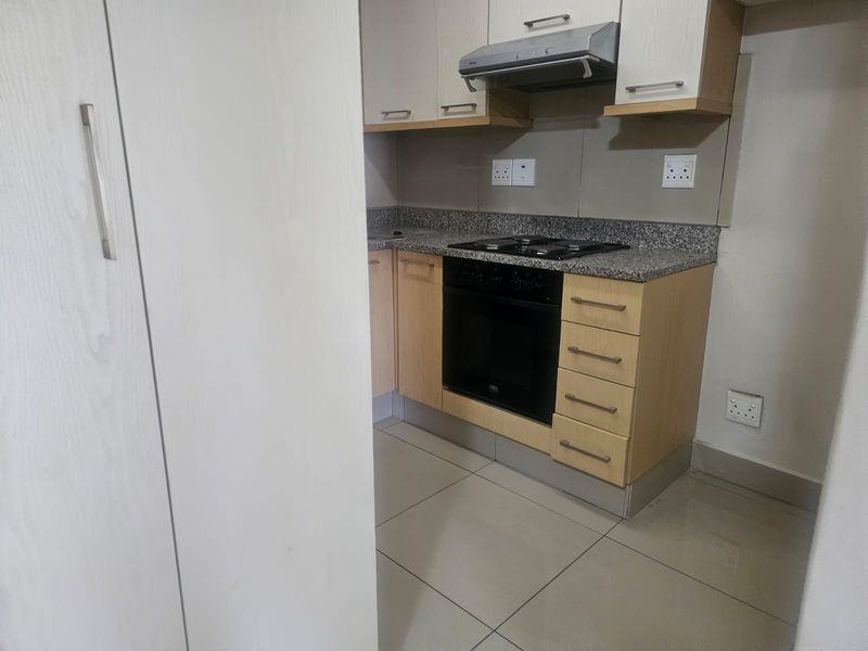 Prime  Property Presents A Stunning Two Bedroom Apartment Situated In Umhlanga Ridge For Sale - Photo 4