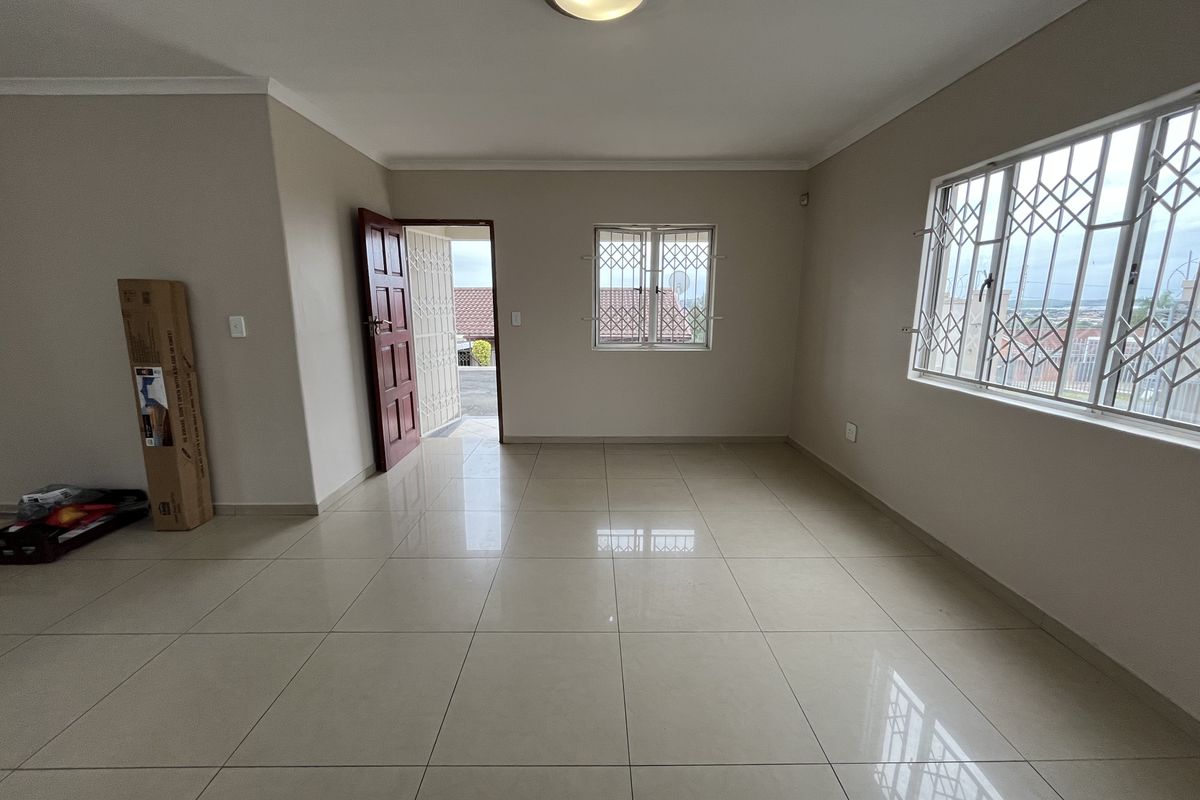 Spacious Family Home with Income-Generating Flatlet in Caneside - Photo 5