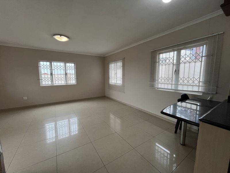 Spacious Family Home with Income-Generating Flatlet in Caneside - Photo 7