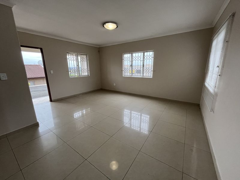 Spacious Family Home with Income-Generating Flatlet in Caneside - Photo 6