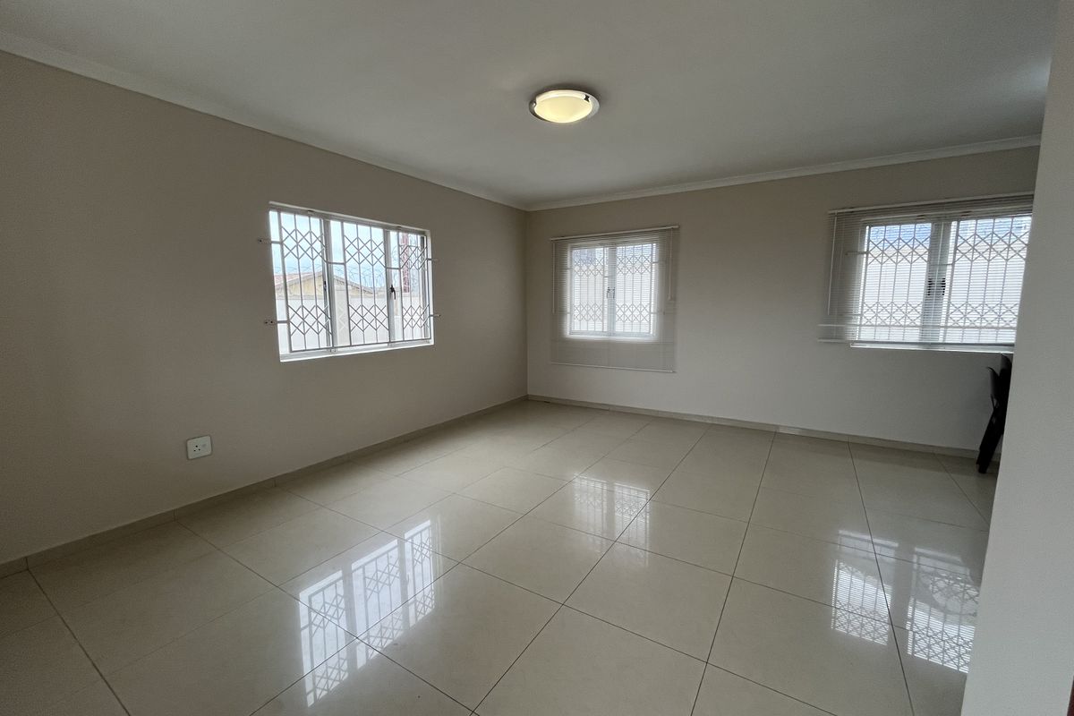 Spacious Family Home with Income-Generating Flatlet in Caneside - Photo 3