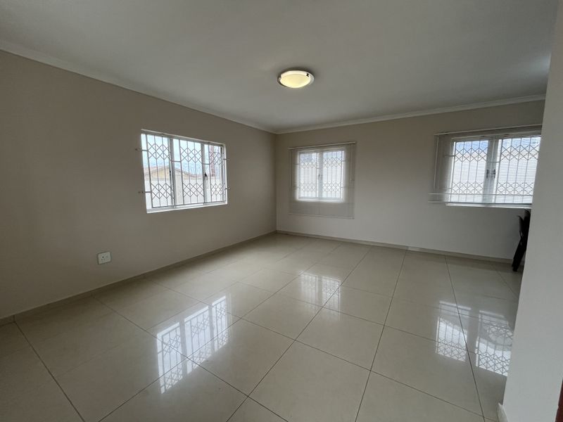 Spacious Family Home with Income-Generating Flatlet in Caneside - Photo 3