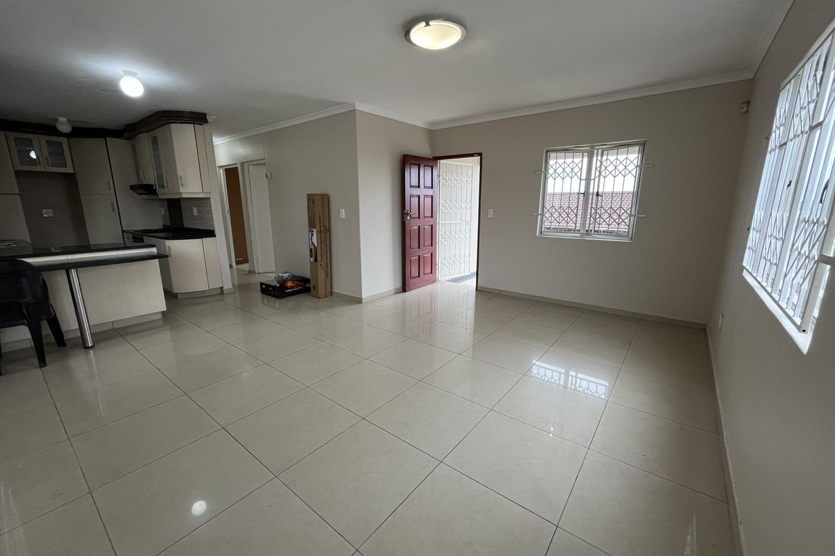 Spacious Family Home with Income-Generating Flatlet in Caneside - Photo 2