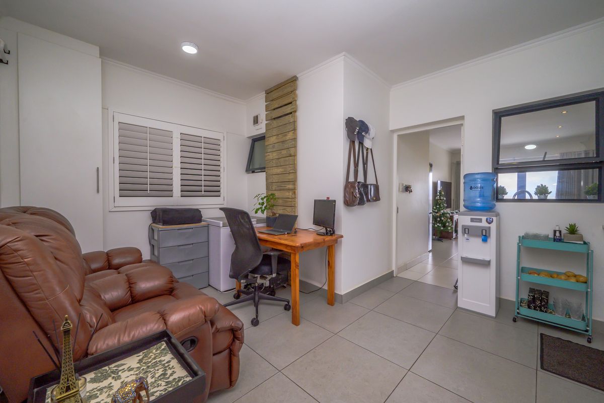 Two Bedroom in Summer Park - Photo 2