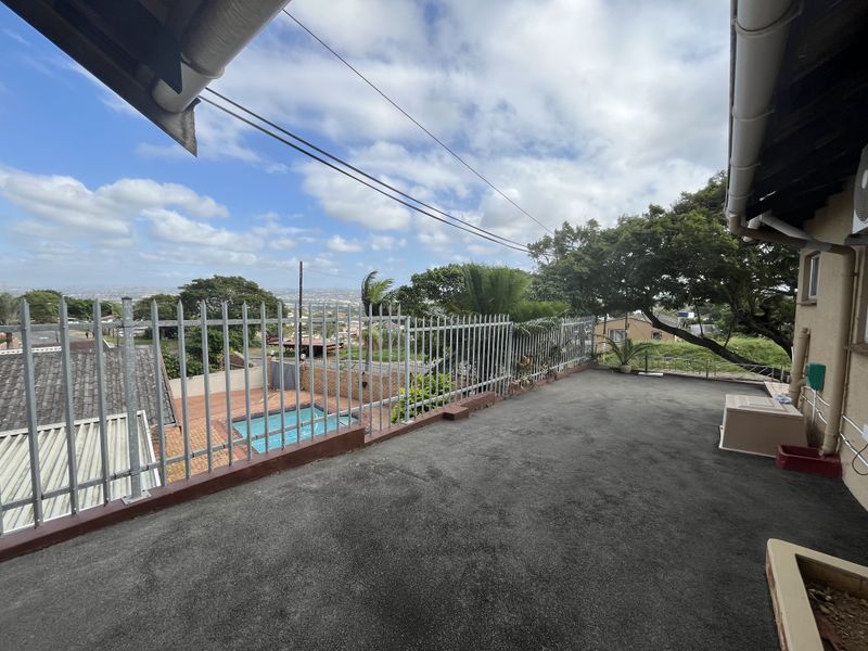 Beautifully Renovated Family Home in Stonebridge - Photo 10