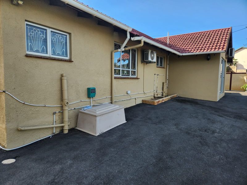 Beautifully Renovated Family Home in Stonebridge - Photo 8