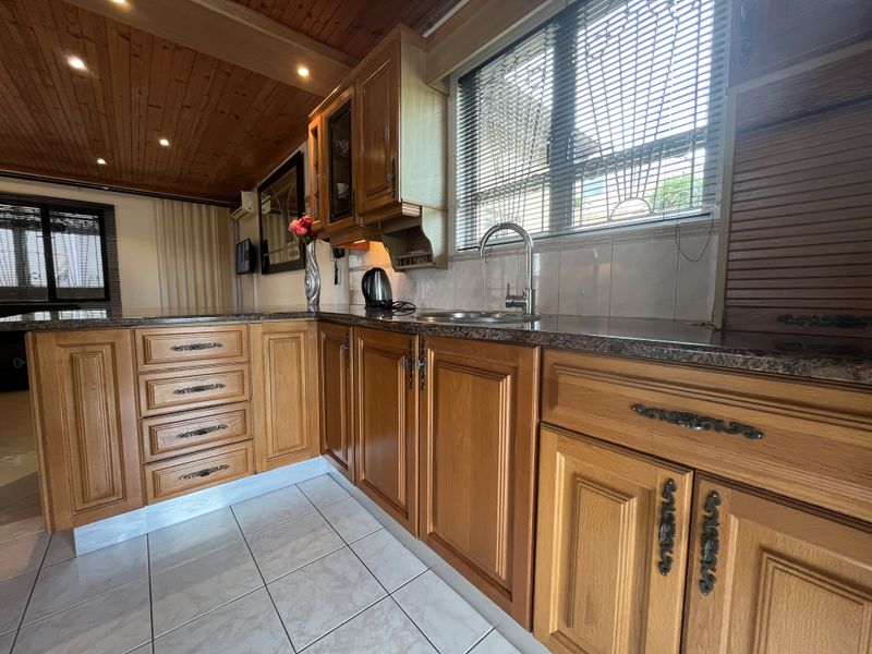 Beautifully Renovated Family Home in Stonebridge - Photo 1