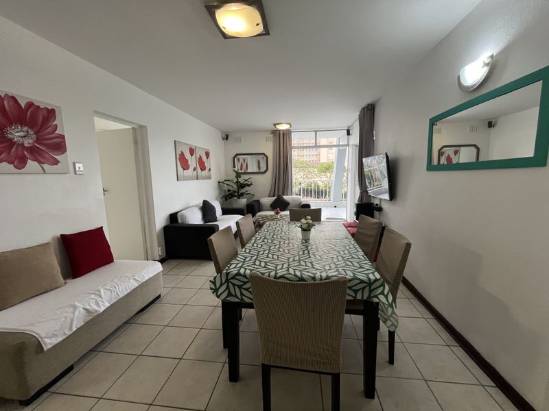 Fully Furnished Elegant Beachfront Investment Apartment with Direct Beach Access in Umhlanga Rocks - Photo 8