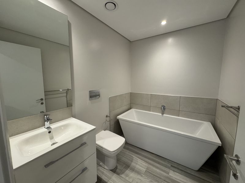 2 bedroom apartment for rent in umhlanga at the Oceans residence - Photo 3