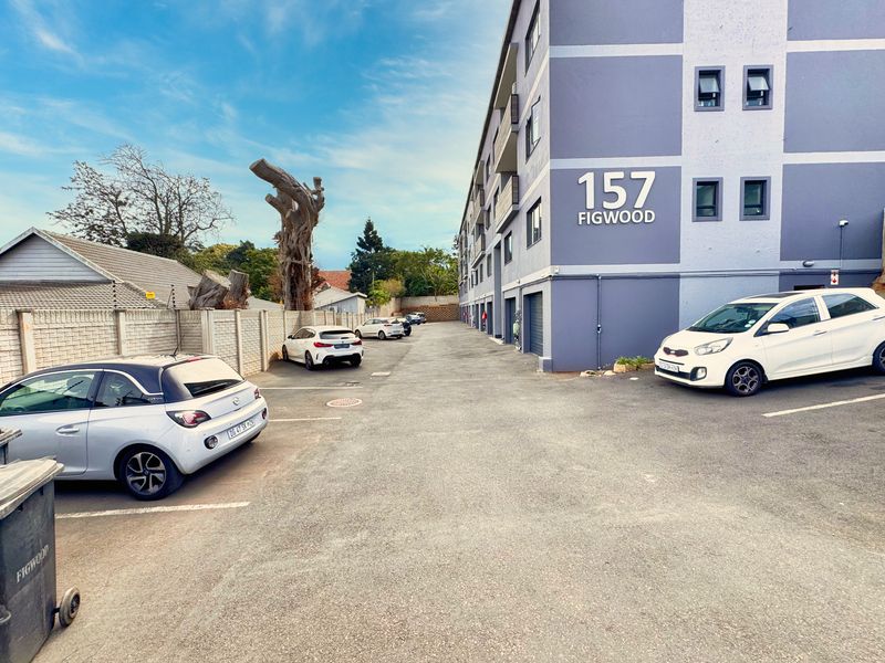 Modern 2-Bedroom Apartment in the Heart of Durban North – Priced to Sell! - Photo 1