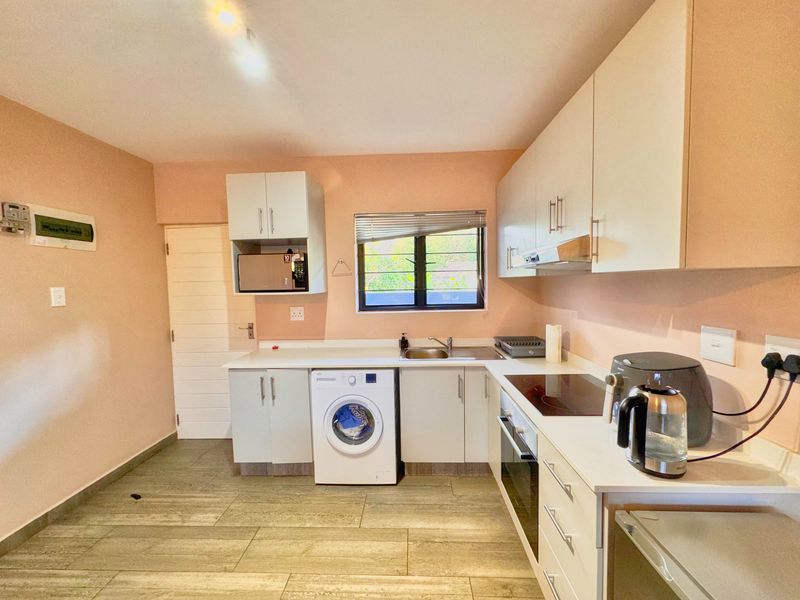 Modern 2-Bedroom Apartment in the Heart of Durban North – Priced to Sell! - Photo 3