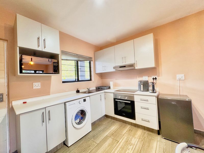 Modern 2-Bedroom Apartment in the Heart of Durban North – Priced to Sell! - Photo 2