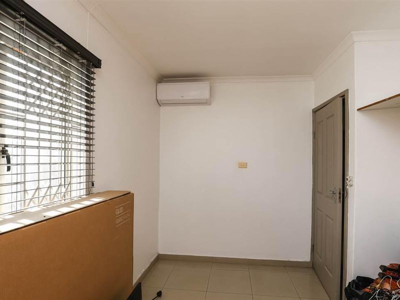 4 Bedroom Townhouse in Effingham For Sale. - Photo 7