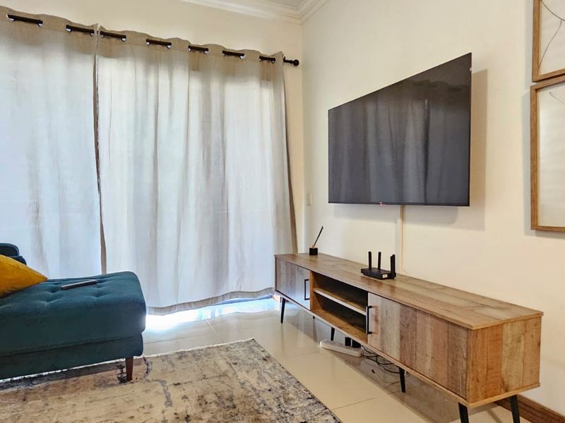 Unfurnished two bedroom to rent - Photo 5