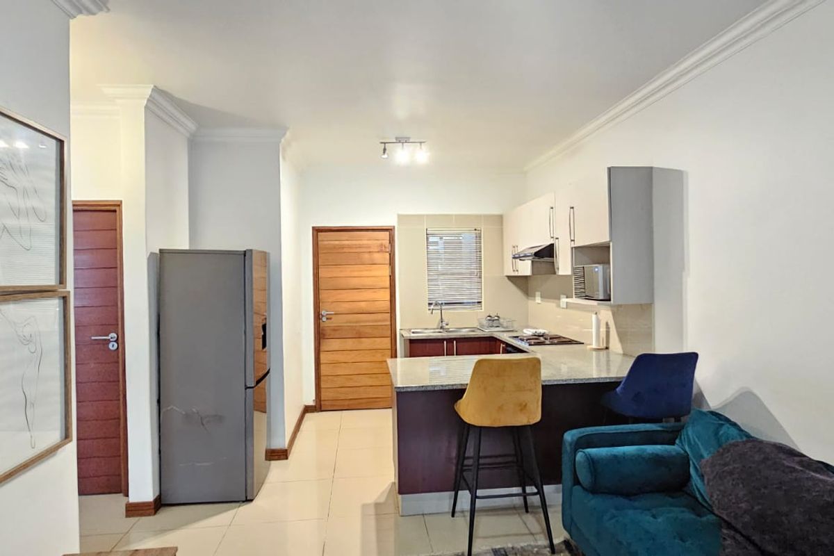 Unfurnished two bedroom to rent - Photo 4