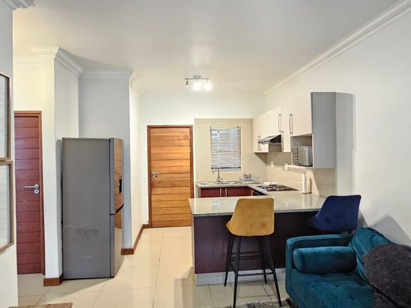 Unfurnished two bedroom to rent - Photo 4
