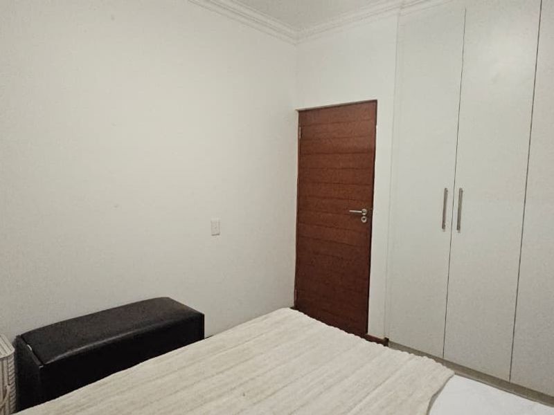 Unfurnished two bedroom to rent - Photo 10