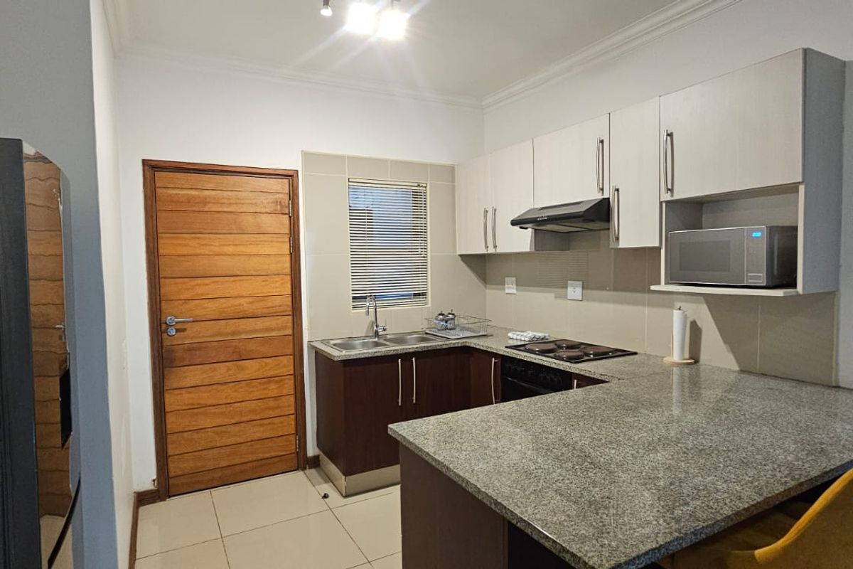 Unfurnished two bedroom to rent - Photo 3