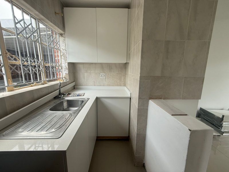 Newly renovated bachelor cottage - Photo 2