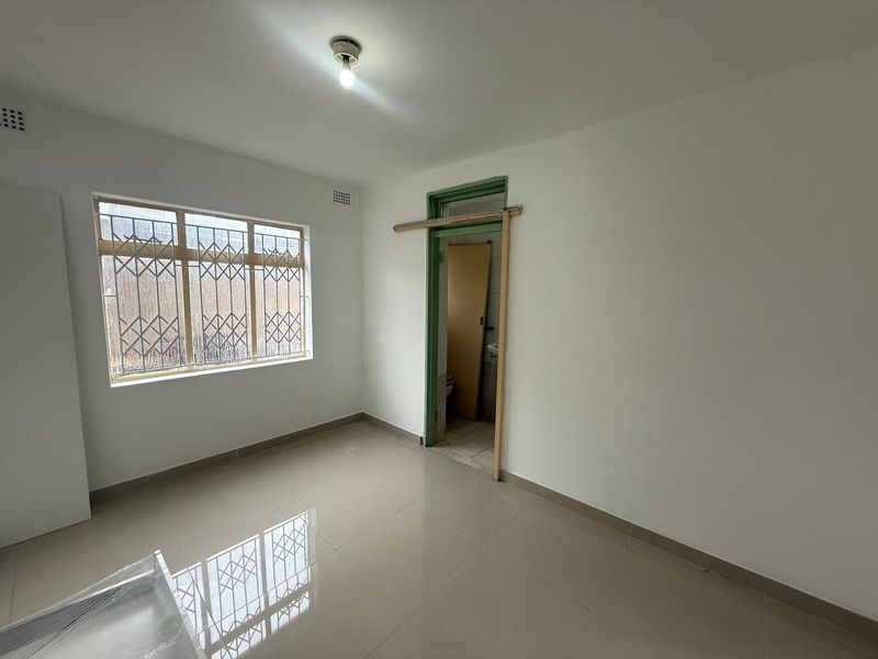 Newly renovated bachelor cottage - Photo 3