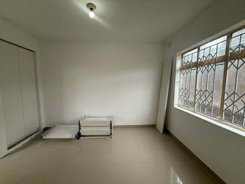 Newly renovated bachelor cottage - Photo 6