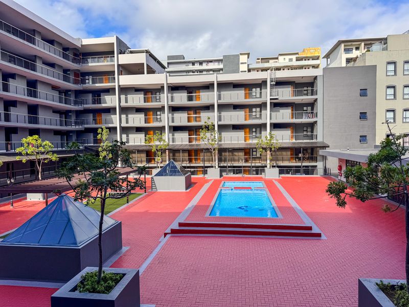 Modern Luxury Living | Stylish 2 Bed, 2 Bath at Le Boulevard - Photo 1