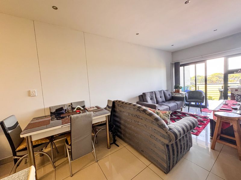 Modern Luxury Living | Stylish 2 Bed, 2 Bath at Le Boulevard - Photo 8