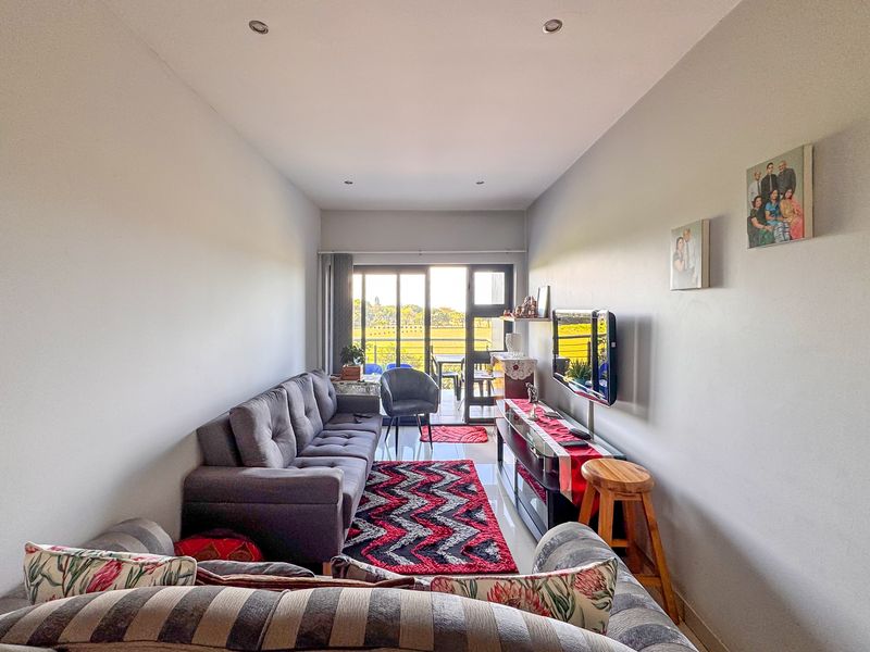 Modern Luxury Living | Stylish 2 Bed, 2 Bath at Le Boulevard - Photo 9