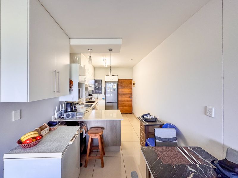 Modern Luxury Living | Stylish 2 Bed, 2 Bath at Le Boulevard - Photo 7