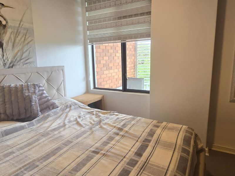 Furnished Two Bedroom Two Bathroom Apartment -To Let - Photo 6