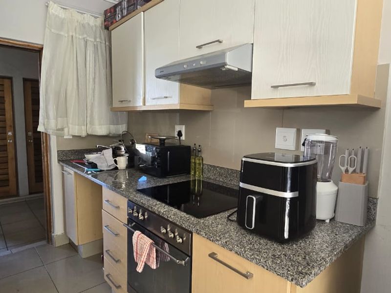 Prime Property - Two bedroom - Photo 2
