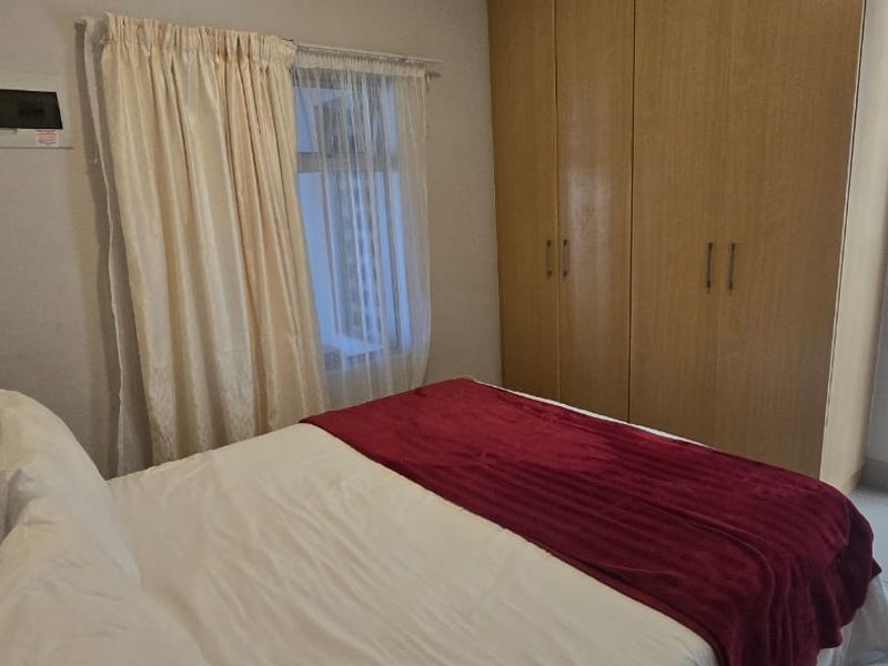Prime Property - Two bedroom - Photo 8