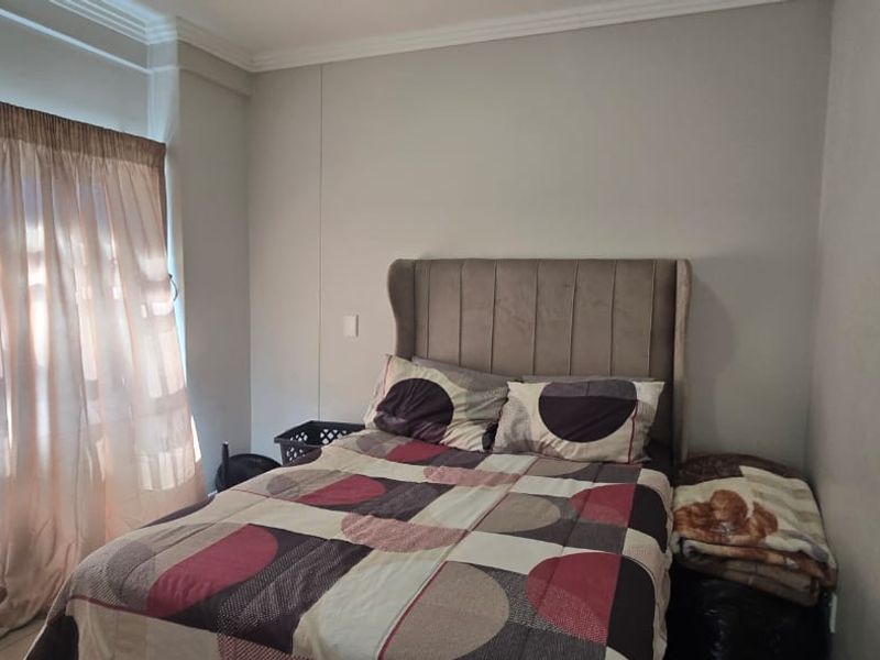 Prime Property - Two bedroom - Photo 6