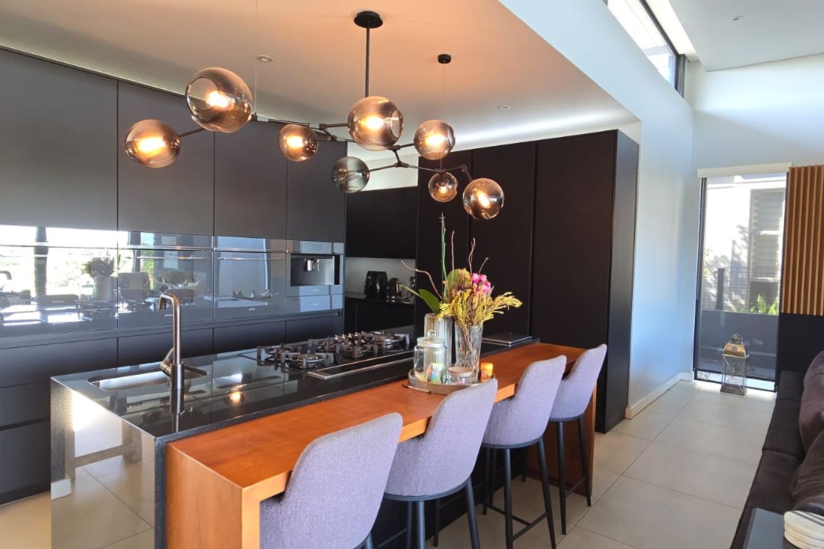 Gold Coast Estate -The perfect location paired with the perfect price - Photo 5