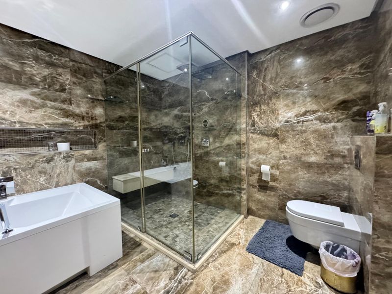 Luxurious 333 sqm Penthouse Garden Corner Apartment To Let. - Photo 7