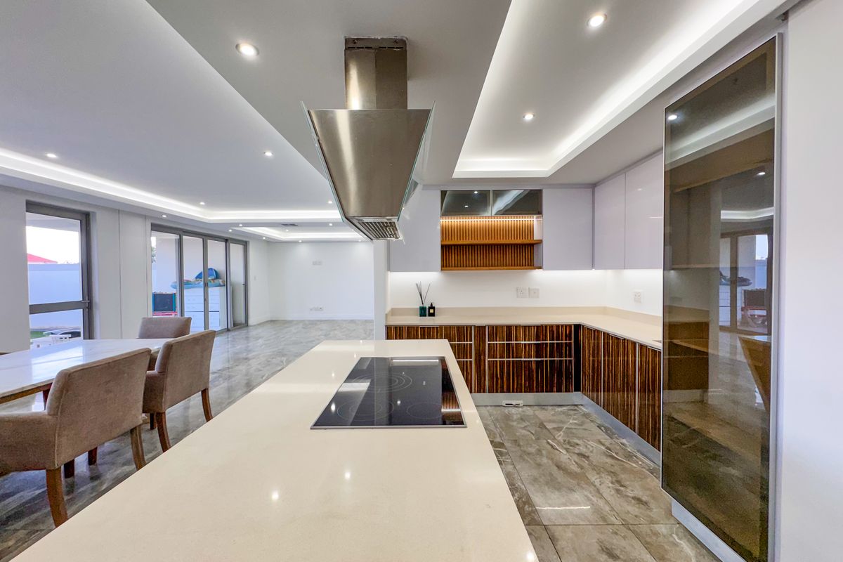 Luxurious 333 sqm Penthouse Garden Corner Apartment For Sale. - Photo 3