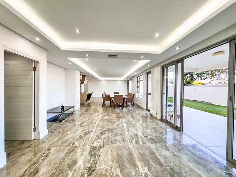 Luxurious 333 sqm Penthouse Garden Corner Apartment For Sale. - Photo 6