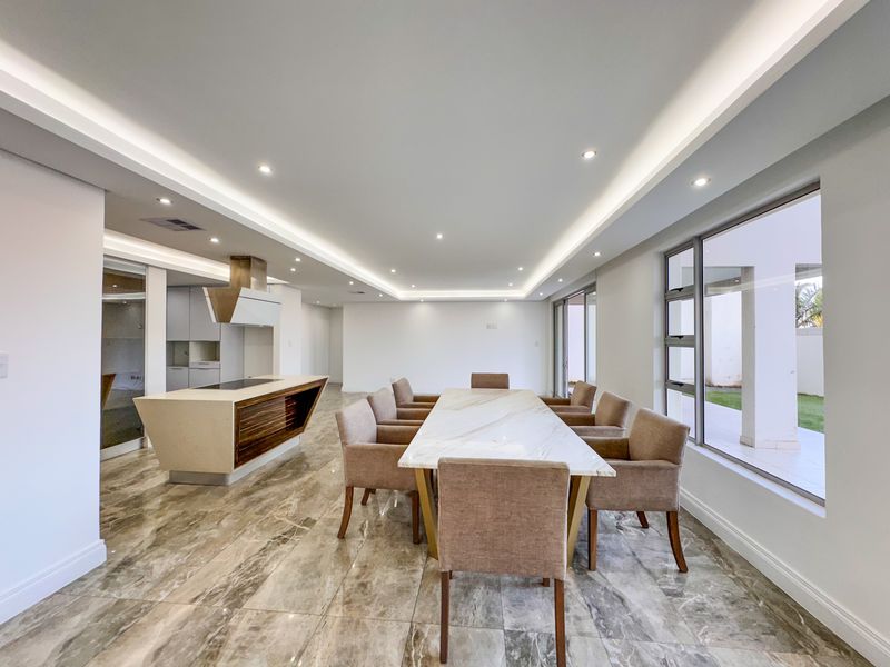Luxurious 333 sqm Penthouse Garden Corner Apartment For Sale. - Photo 7