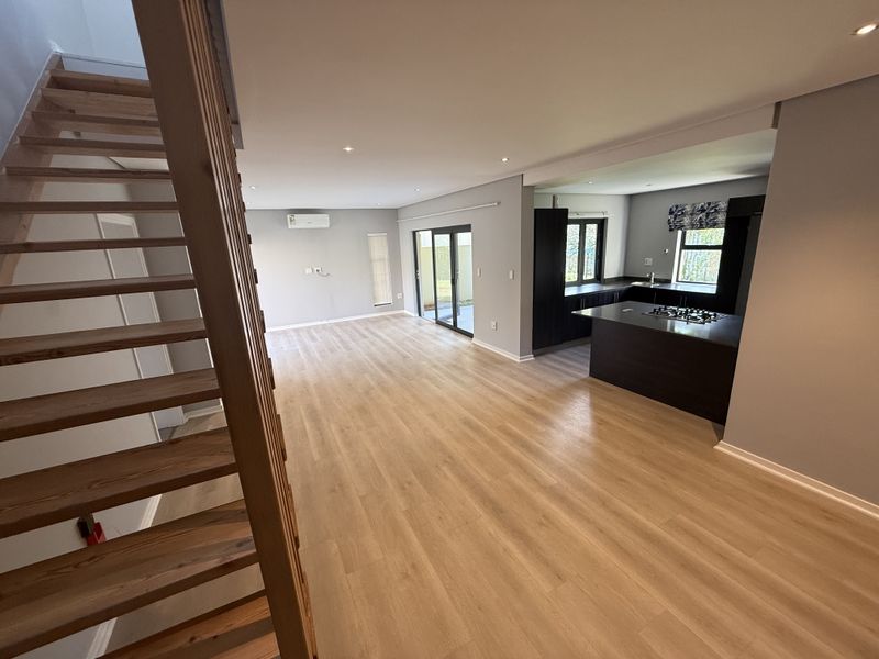 3 Bedroom 2 Bath Townhouse in The WoodlandS - Photo 2