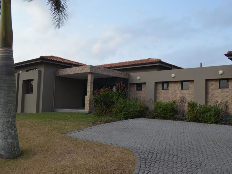 Spacious 4-Bedroom House For Sale. - Photo 1