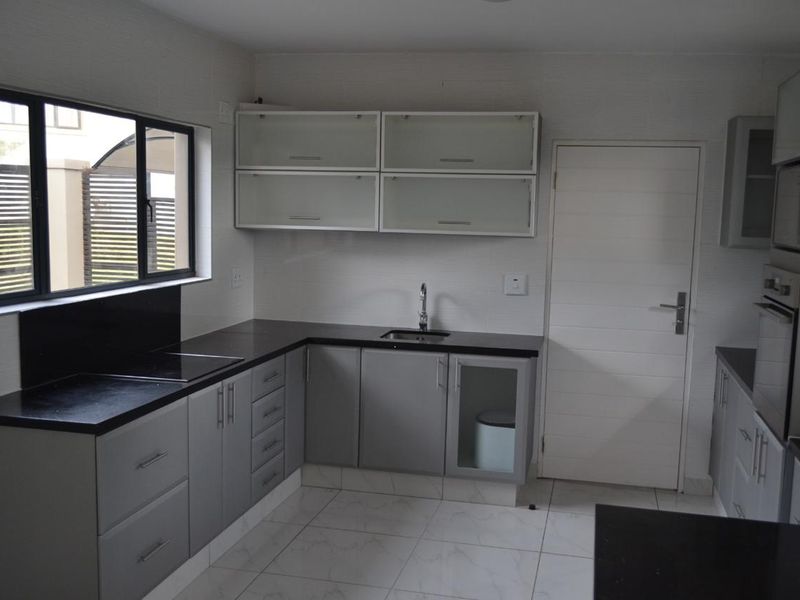 Spacious 4-Bedroom House For Sale. - Photo 9