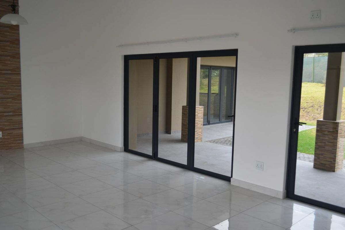 Spacious 4-Bedroom House For Sale. - Photo 5