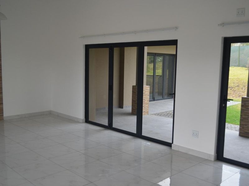 Spacious 4-Bedroom House For Sale. - Photo 5