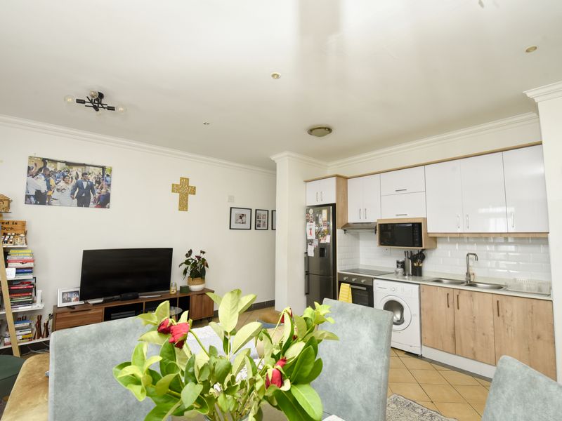 Three bedroom apartment for rent Immediately - Photo 1