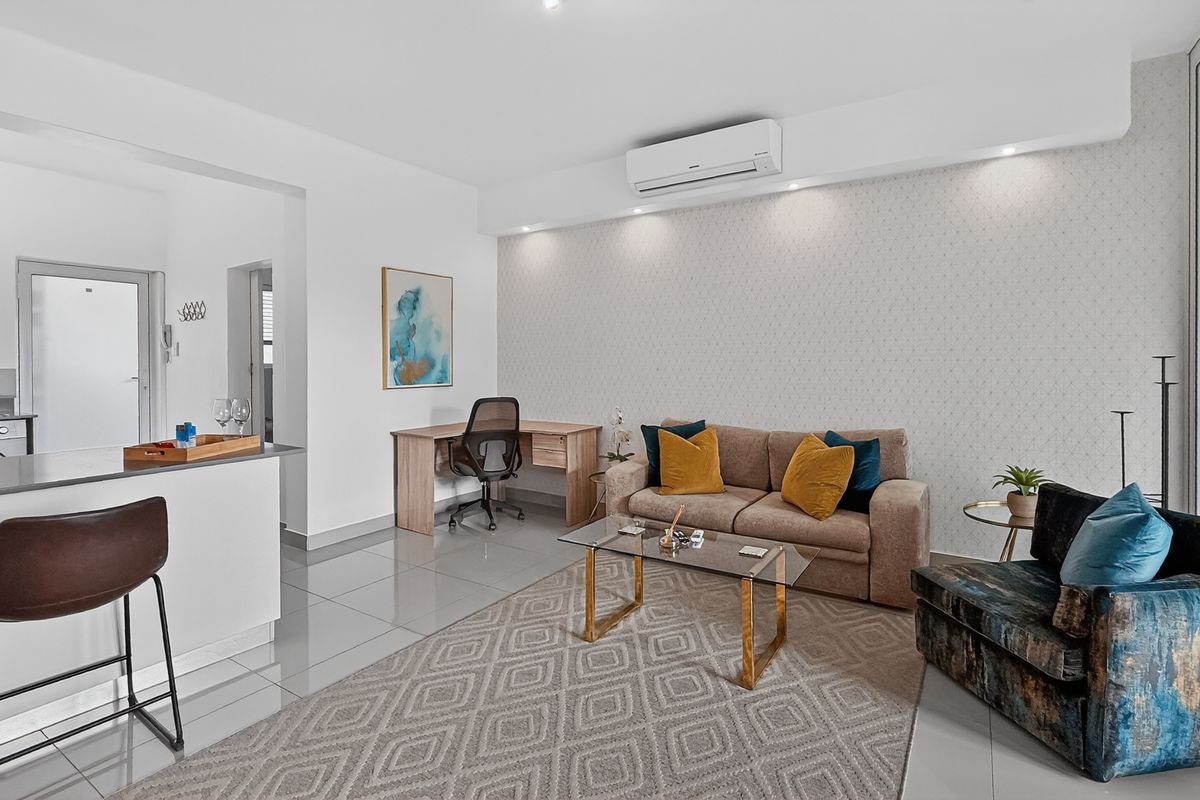 Renovated Apartment in a Quiet Green Point Pocket - Photo 5
