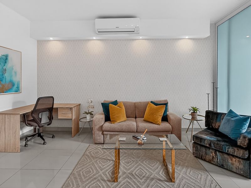 Renovated Apartment in a Quiet Green Point Pocket - Photo 6