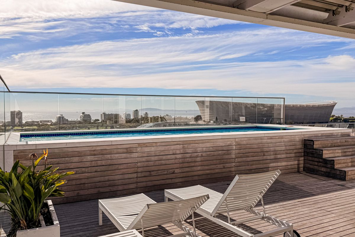 Modern Furnished Apartment with Rooftop Pool in Green Point - Photo 3